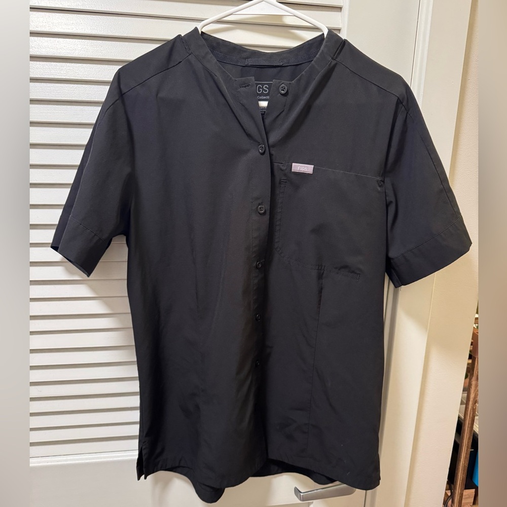 Figs Mena FREEx Scrub Top- Black